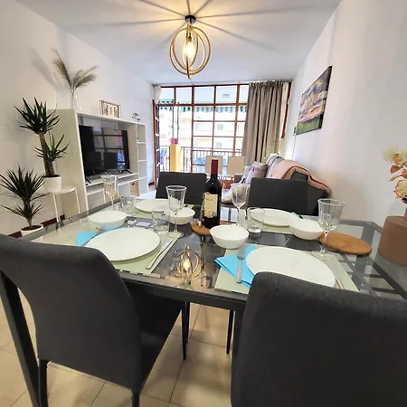 Claudia En Santiago Con Piscina * Puerto de Santiago