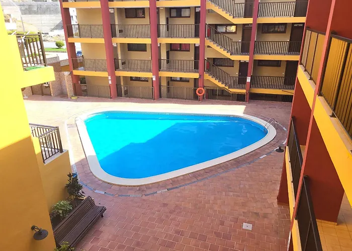 Claudia En Santiago Con Piscina *
